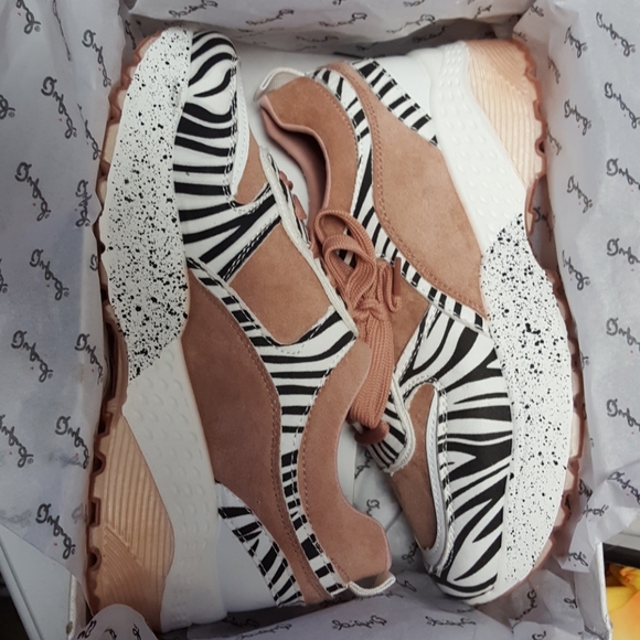 NIB womens Qupid Terrance suede shoes size 5 & 6 - Picture 6 of 10